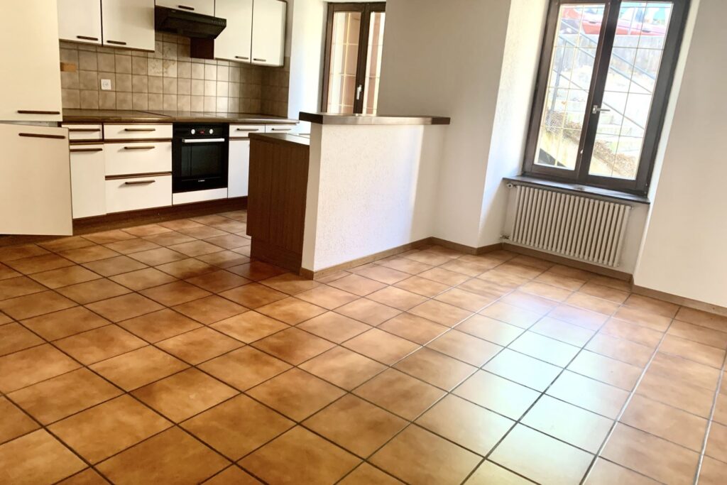 (NEUCHATEL) IMMEUBLE DE 7 APPARTEMENTS