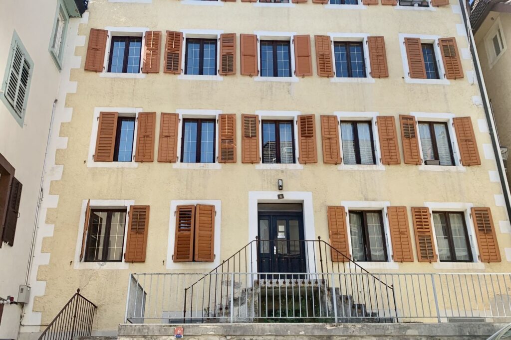 (NEUCHATEL) IMMEUBLE DE 7 APPARTEMENTS