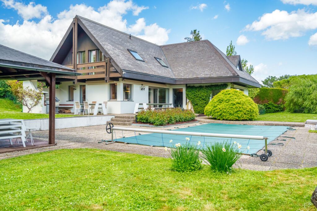 (VD) Vufflens-Le-Château, Très jolie villa avec piscine