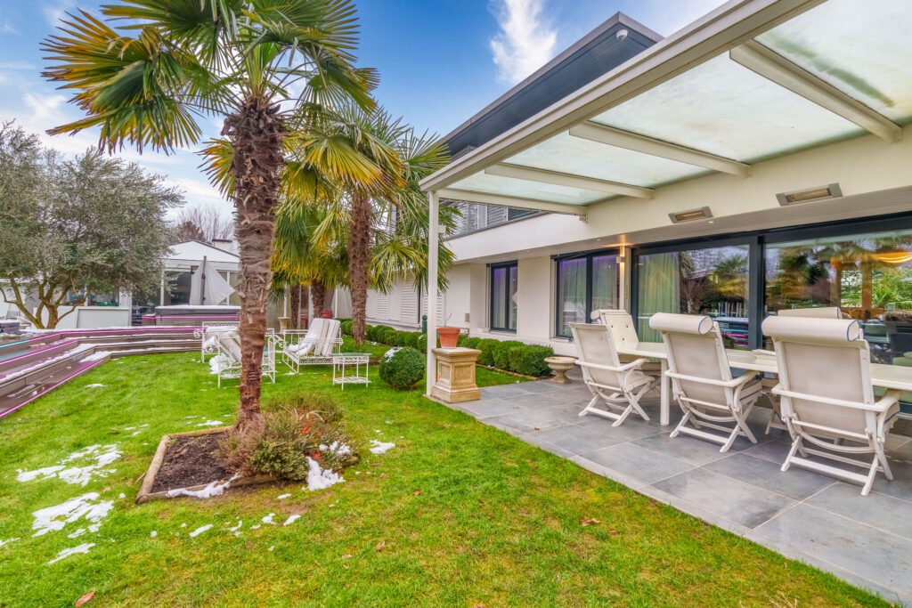 Belle villa moderne avec piscine