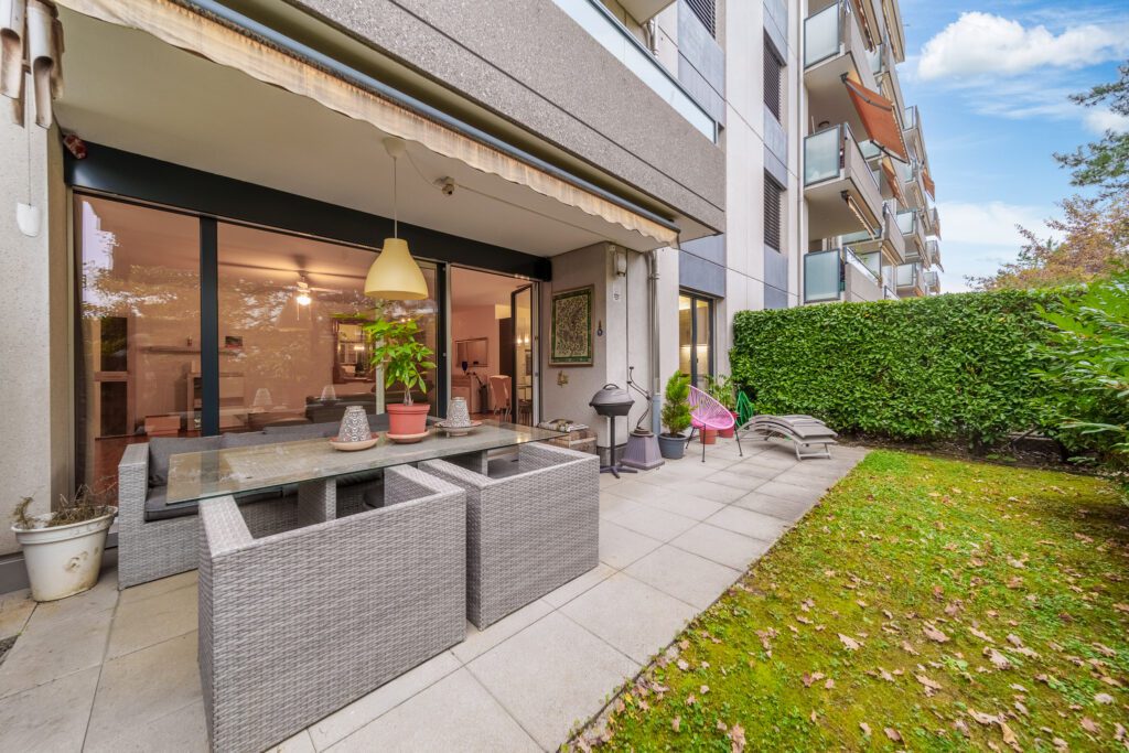 Superbe rez-de-jardin traversant !