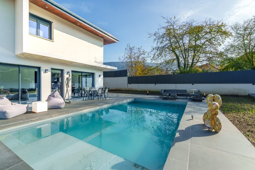 France voisine, Brenthonne ! Villa neuve individuelle avec piscine