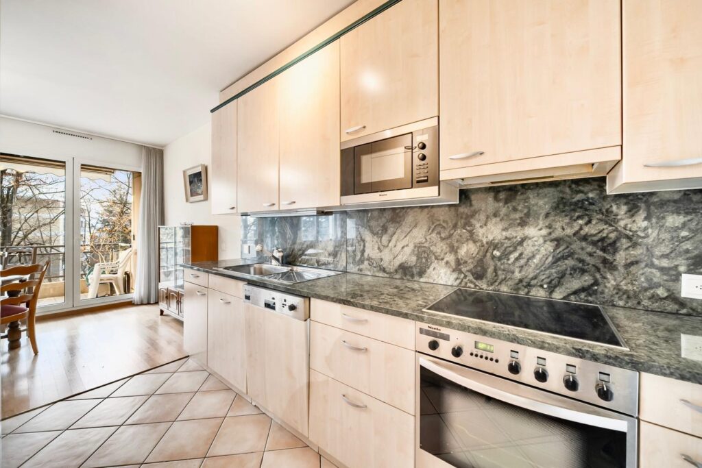 Exclusivité Eaux-Vives ! Agréable 4 pièces avec terrasse
