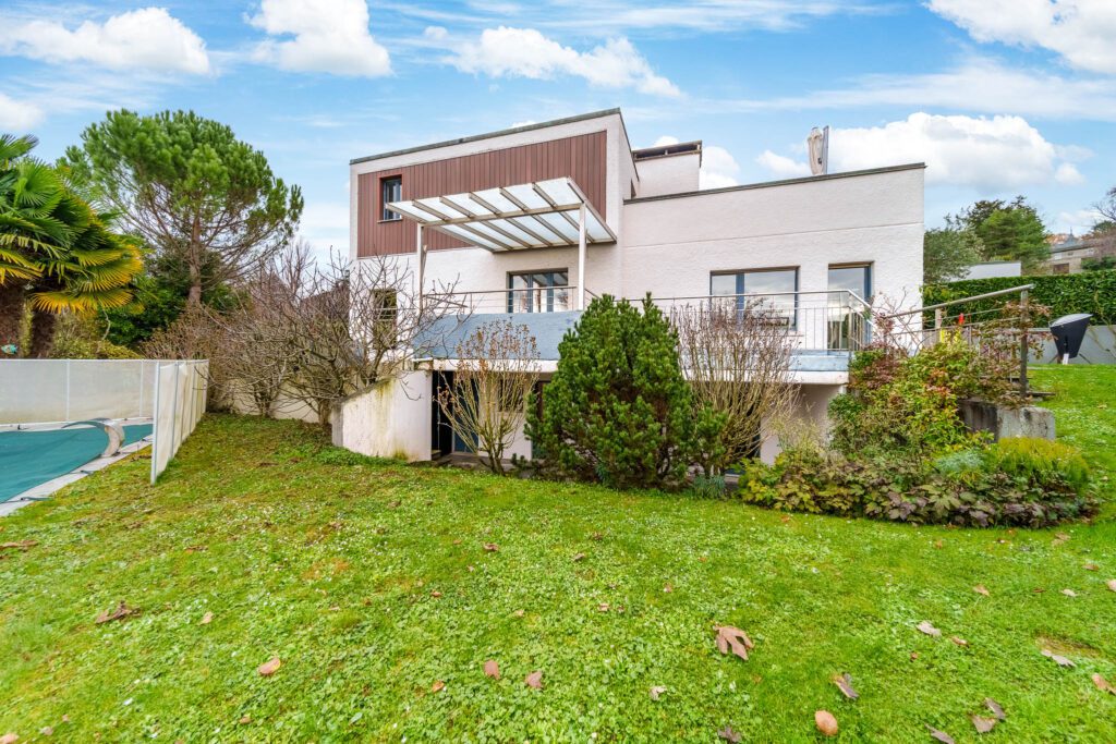 Superbe villa individuelle avec vue lac et piscine