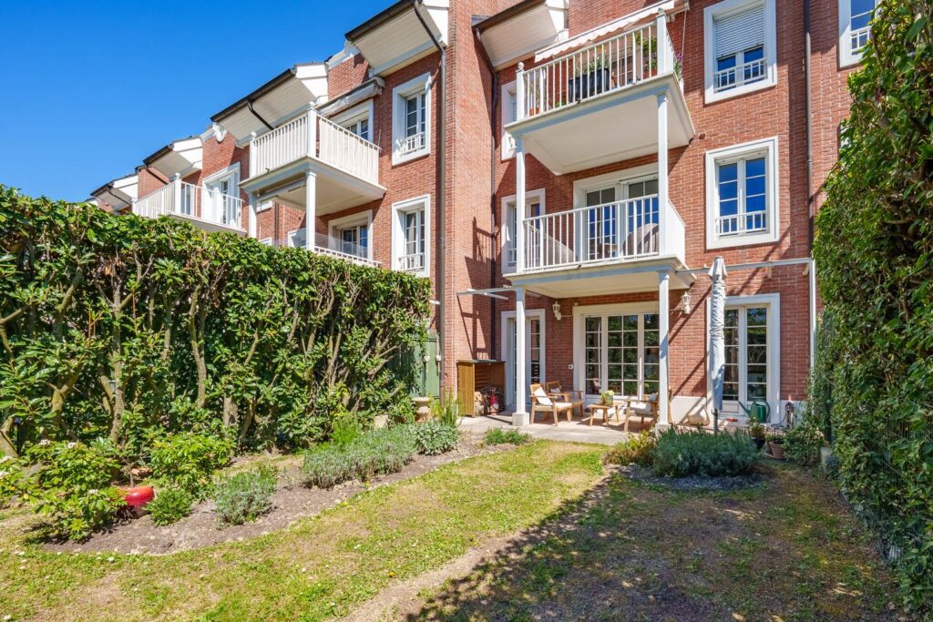 Superbe 7 pièces duplex rez-de-jardin