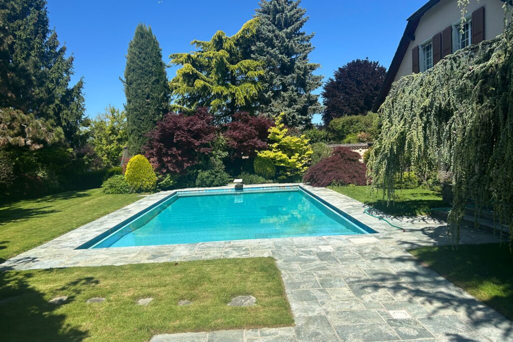 Propriété d’exception avec piscine, dépendance et prestations haut-de-gamme !
