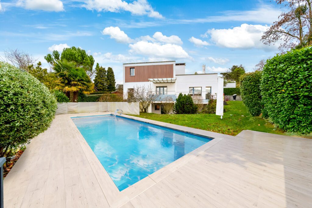 Superbe villa individuelle avec vue lac et piscine