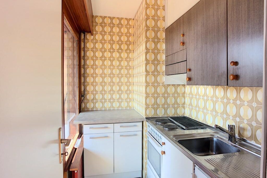 Opportunité pour investisseurs : studio loué très bien situé à Frontenex !