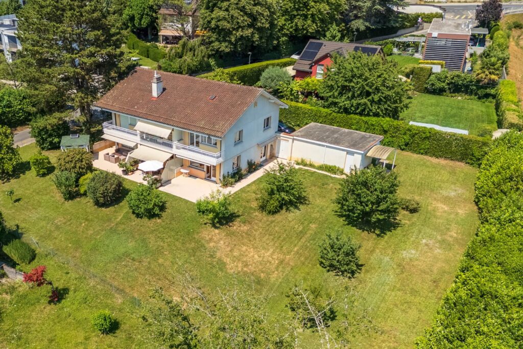 EXCLUSIVITE !! Villa jumelée à 10 min à pied du lac