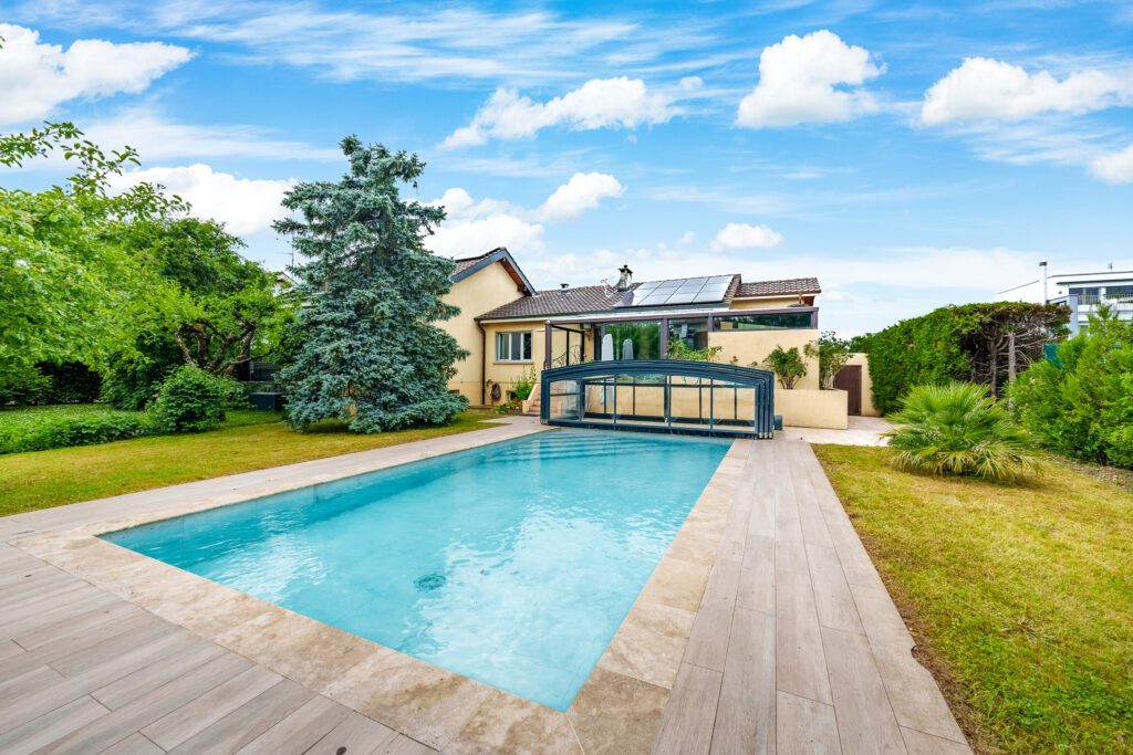 EXCLUSIVITE !! Charmante maison avec jardin, piscine et potentiel d’aménagements