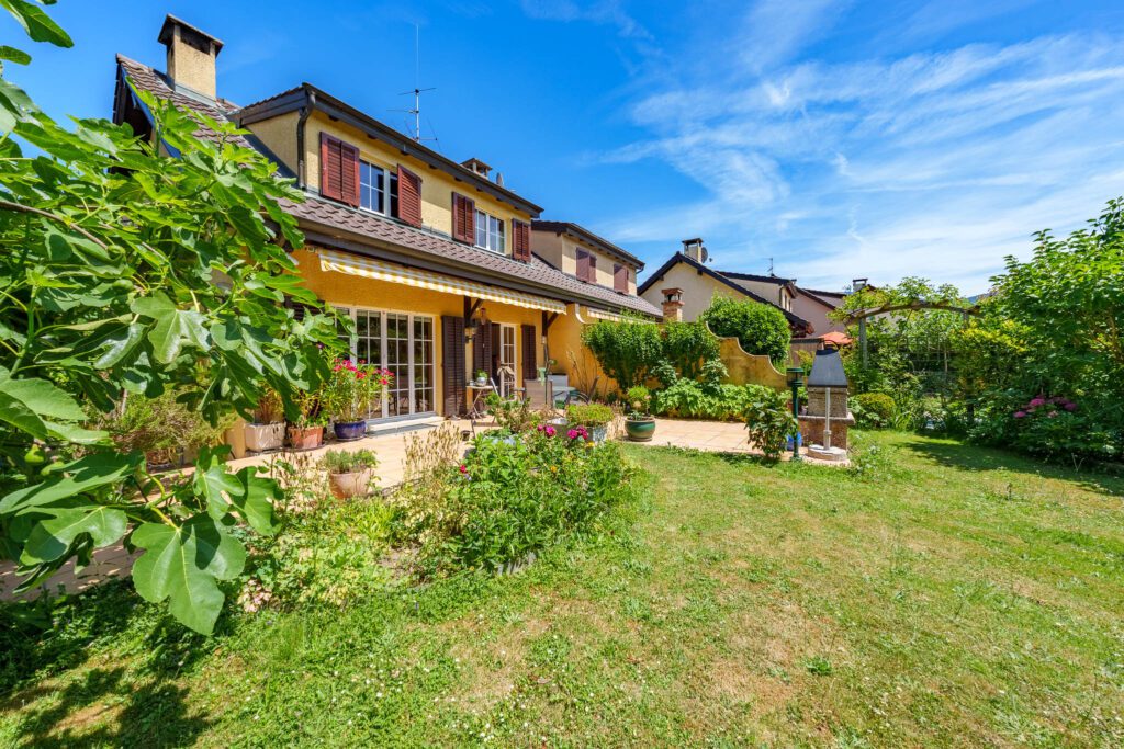 EXCLUSIVITE !! Très agréable villa de 7 pièces