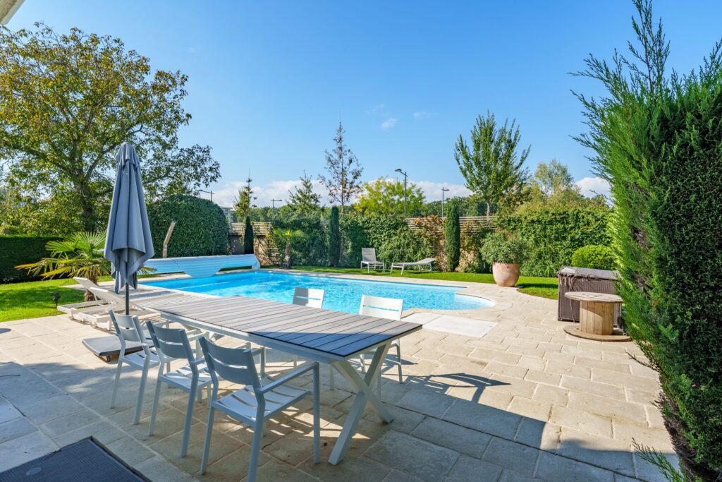 EXCLUSIVITE !! Très agréable villa lumineuse avec piscine