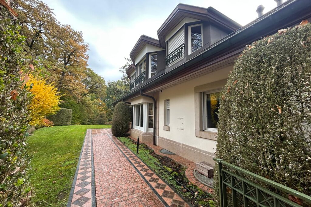 Prestigieuse propriété avec grande parcelle et piscine