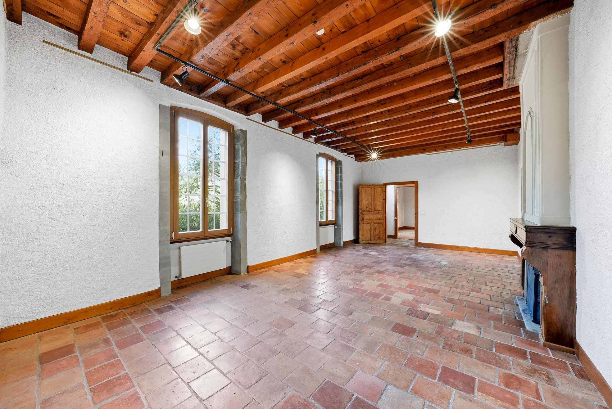 cayden-cartigny-salon-cheminée-rez