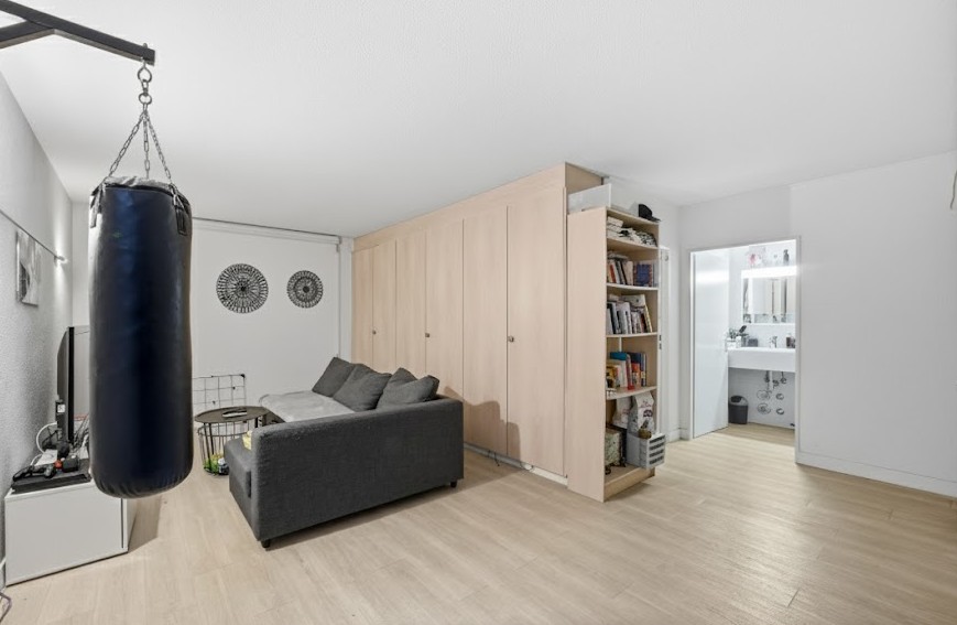 cayden-bernex-salonbas