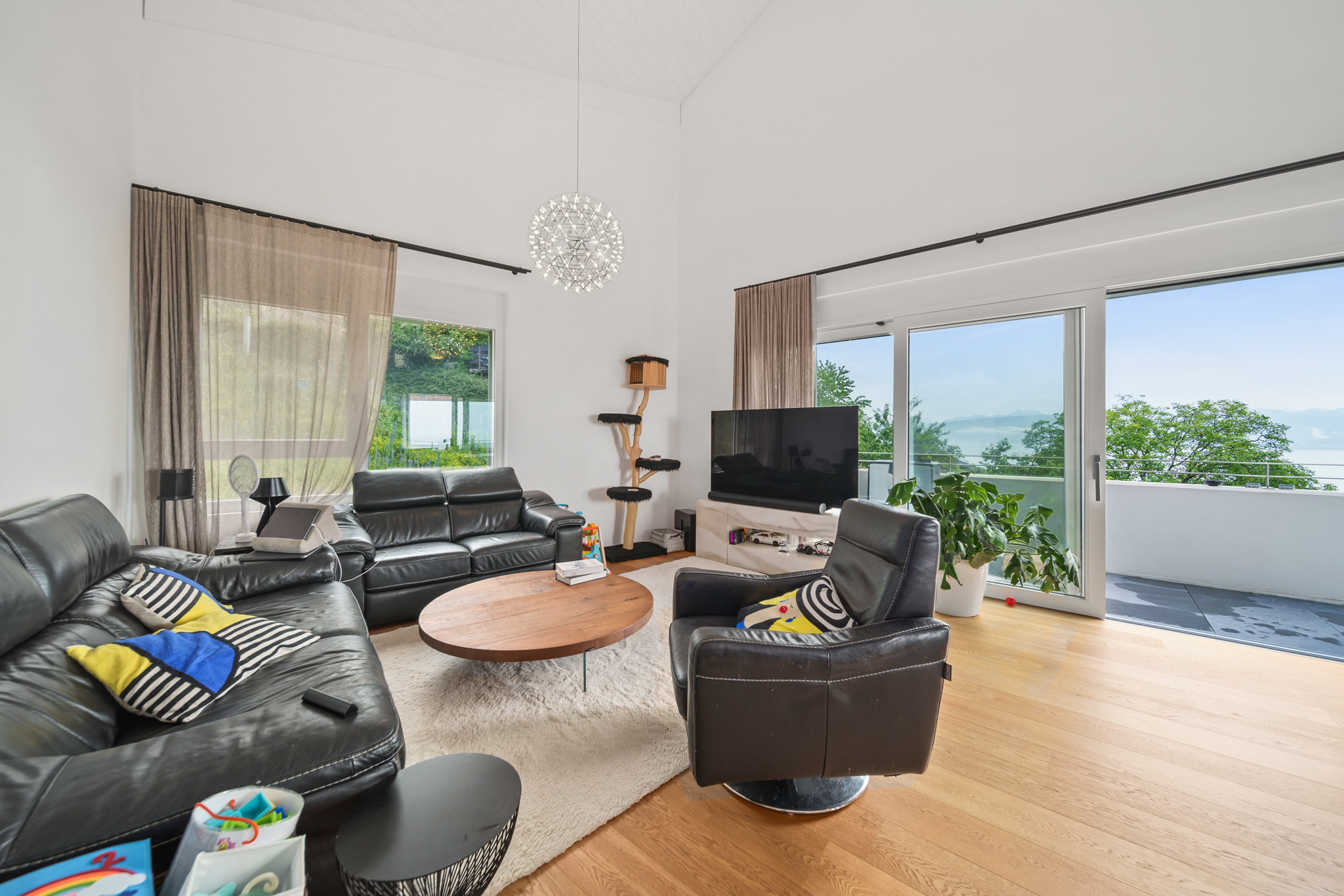 Mont Sur Rolle – Salon – Cayden