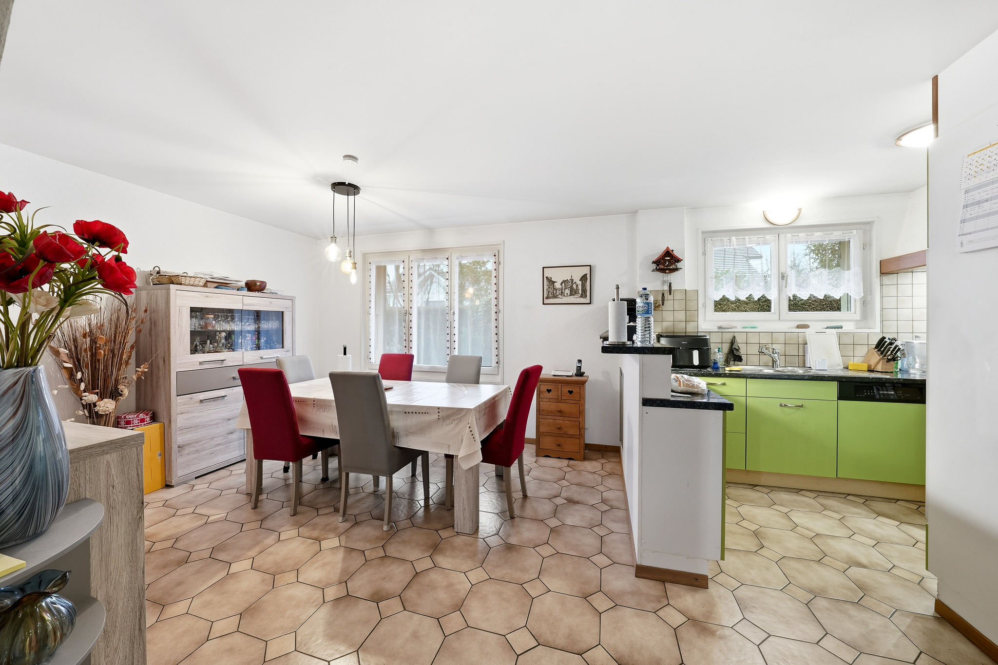 cayden-thonex-salle-à-manger