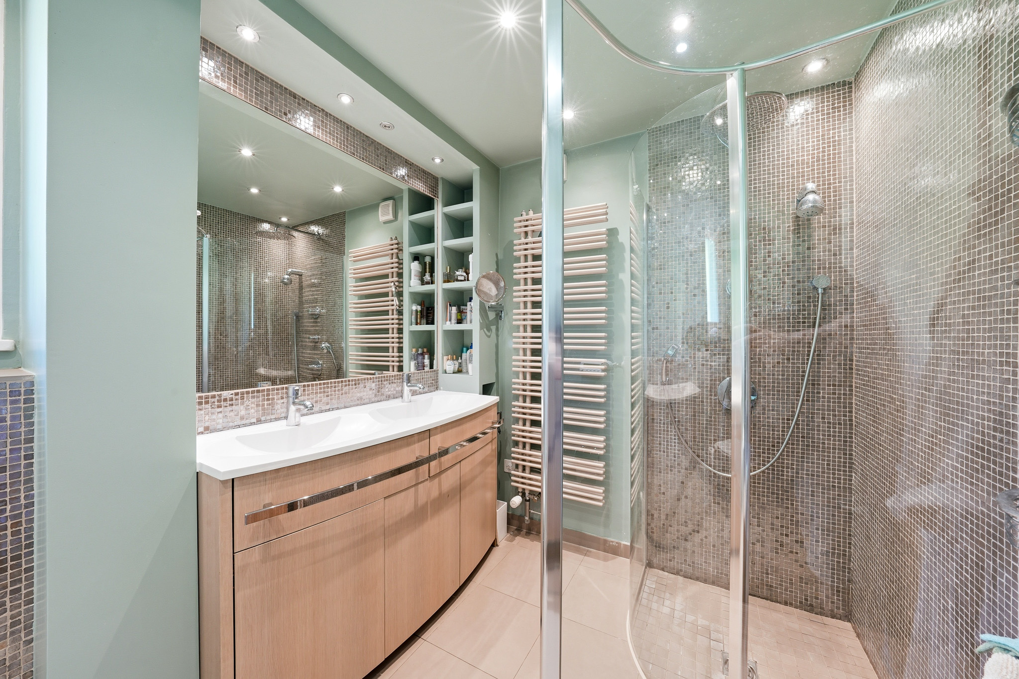 cayden-crans-salle-de-bains