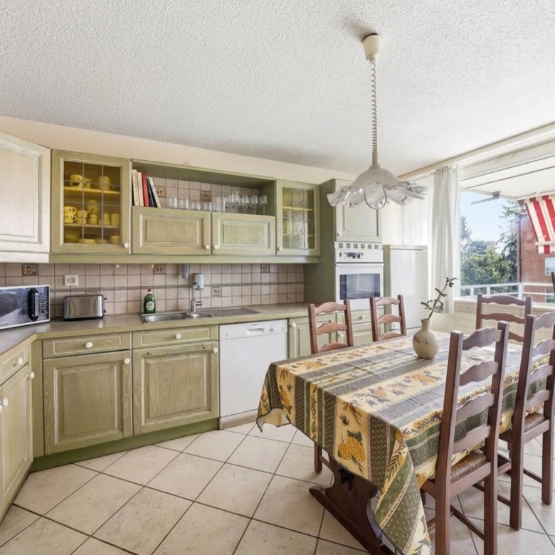 780